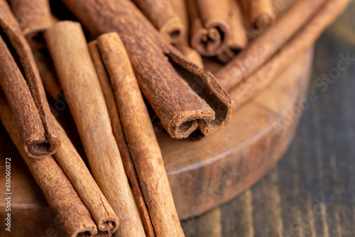 Whole dried cinnamon for baking