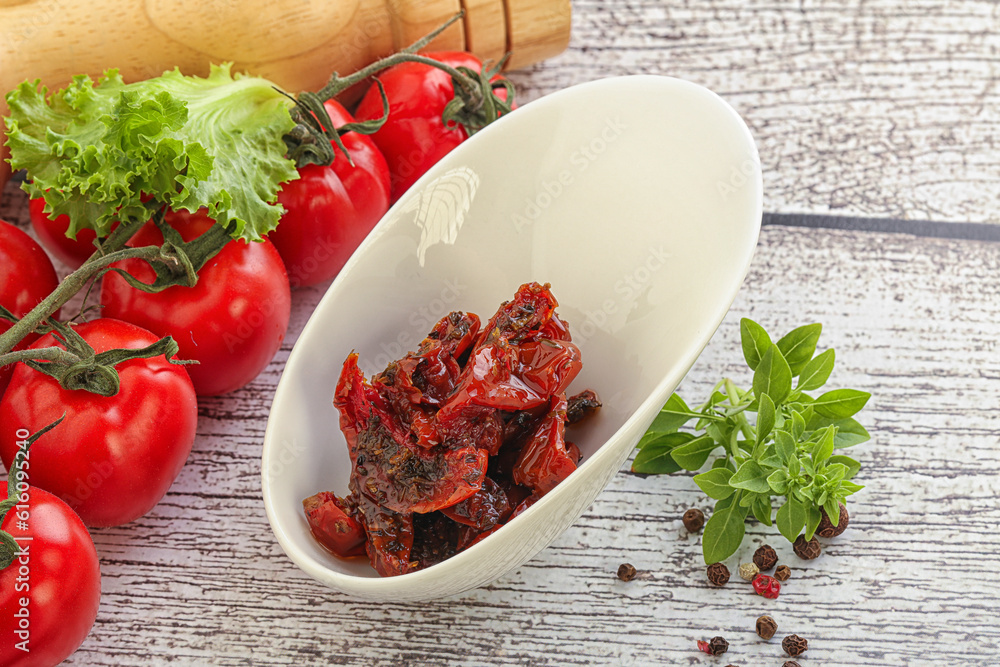 Sun dried tomato with olive oil Sun dried tomato with olive oil