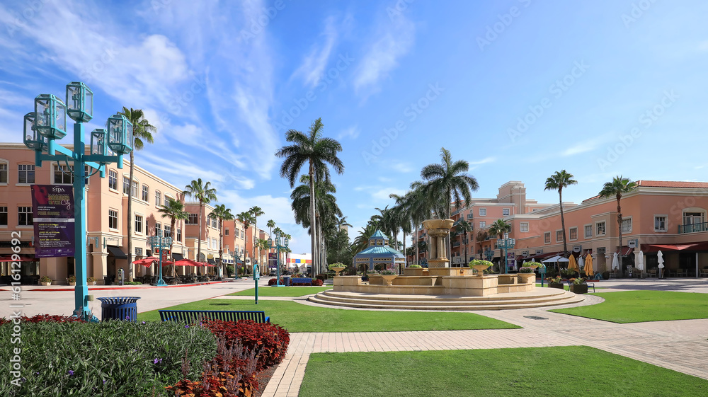Mizner Park Shopping Mall an elegant, upscale and laid back