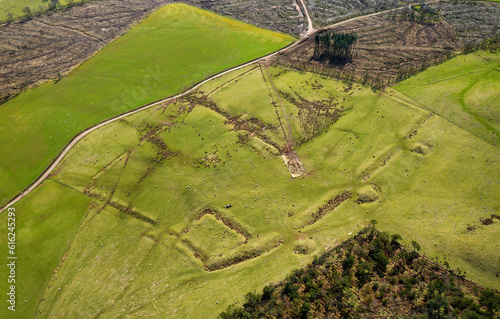 Quadro su tela Above Burnswark Iron Age hillfort near Lockerbie, Scottish Borders, showing the