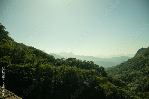 Visão da serra de Curitiba em um dia de 2023.  © rafaelnlins