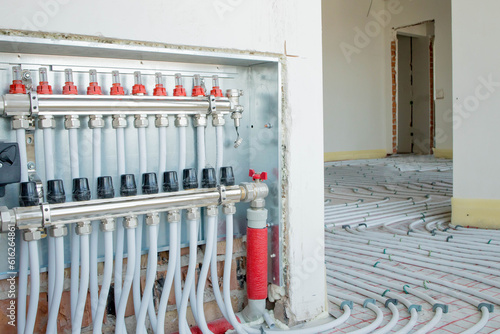 Install system Manifold Assembly of underfloor heating at home
