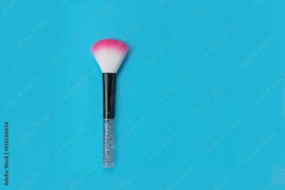 Soft bristle makeup brush Soft bristle makeup brush