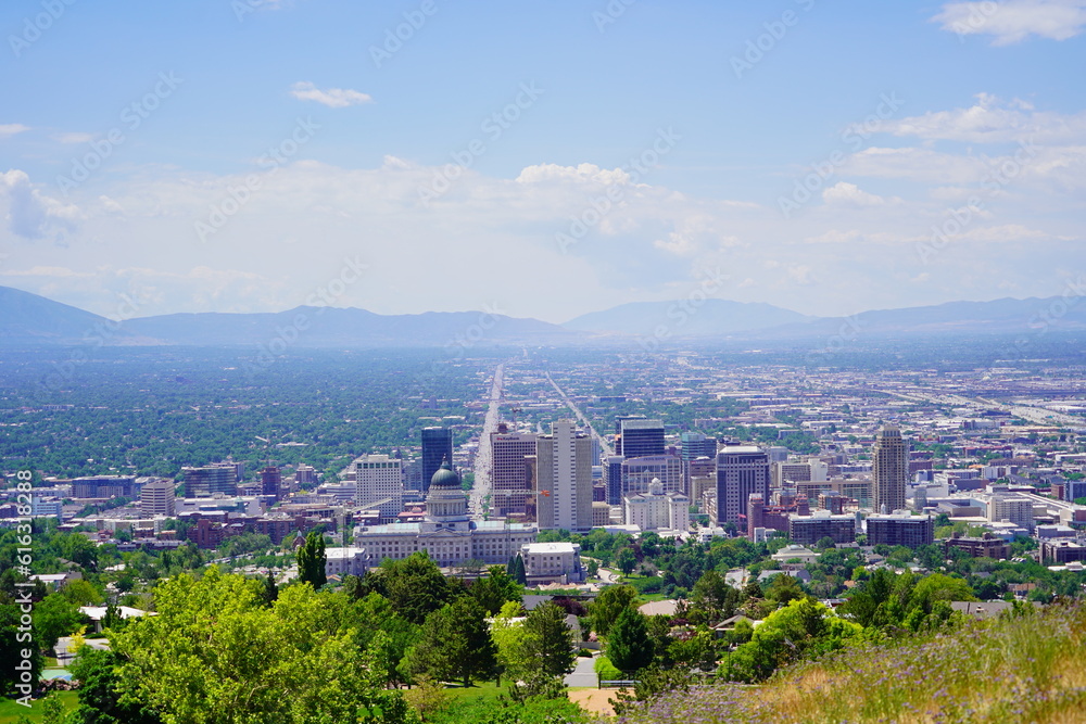 Obraz premium salt lake city, UT, USA 06 16 2023: Salt Lake City aerial view in spring 