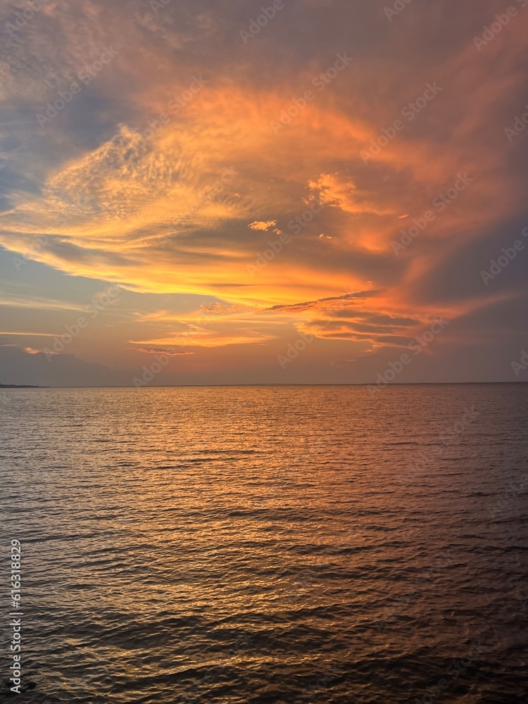 Obraz premium sunset over the sea