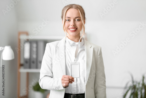 Young businesswoman with bl...