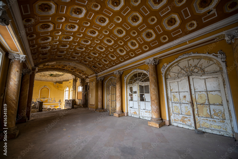 Lost in Time: The Abandoned Red Theater of Hungary, a Haunting Relic in European History