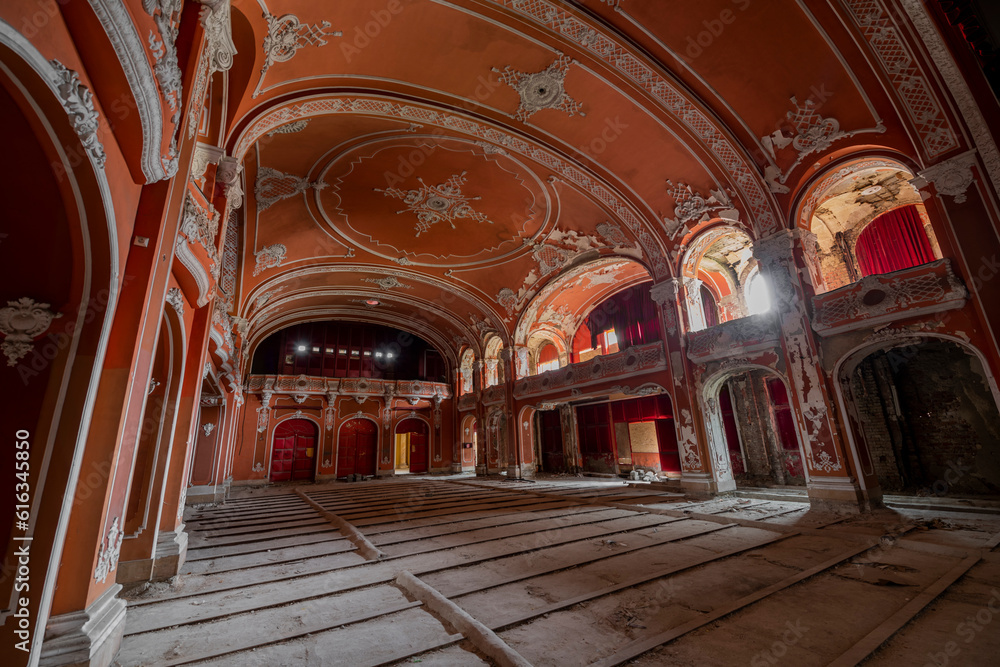 Lost in Time: The Abandoned Red Theater of Hungary, a Haunting Relic in European History