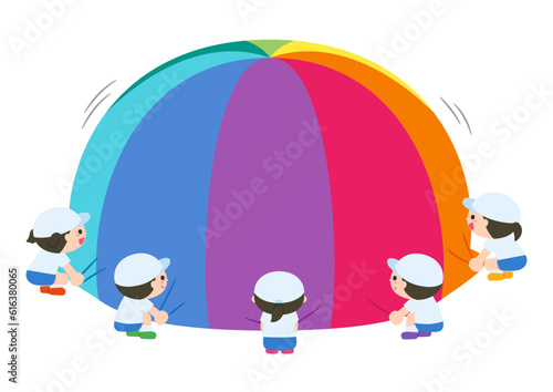 運動会　パラバルーン　中心に空気を含ませて山をつくる
