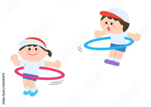 フラフープを回す子どもたち
