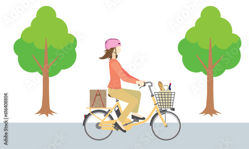 電動アシスト自転車に乗るヘルメットを被った女性のイラスト・買い物風景