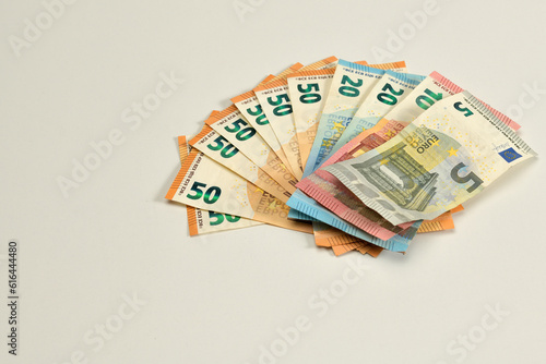 dinero en efectivo billetes de euros  