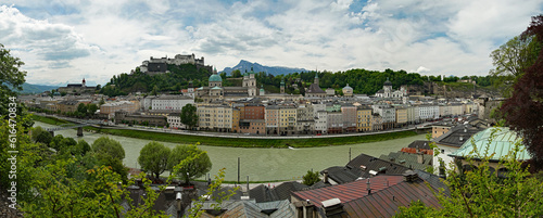 Panoramaansicht der Stadt Salzburg in Österreich