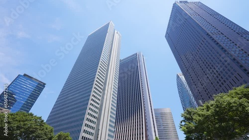 西新宿の高層ビルの風景動画