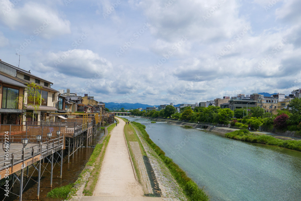 Stroll along the Kamogawa near the Gion shopping street. Kyoto should be a very suitable place for slow travel experience. Japan