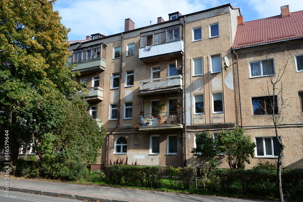 Naklejka premium Residential building on Komsomolskaya Street in Kaliningrad