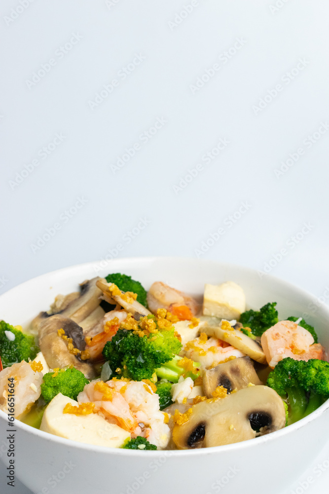 Tofu Mushroom Soup with Seafood Tofu Mushroom Soup with Seafood