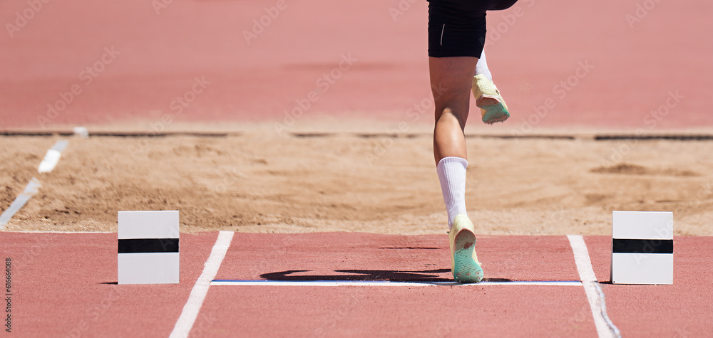 Foto De Long Jump Men Athlete Jump In Athletics Competition Sportsman nike-triple-jump-elite-2-spike-track-shoes-dr9930-700-multiple-sizes