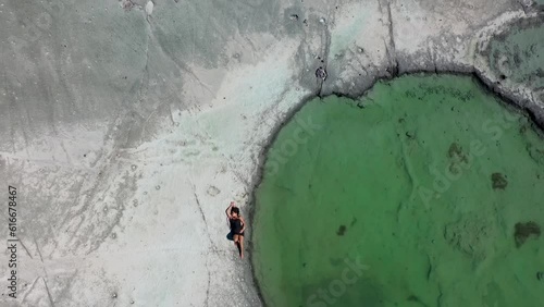 Cane Malu bei Bosa Marina auf Sardinien. Wunderschöner natürlicher Pool mit tollen Farben. Mondlanschaft, Drohne 9 photo