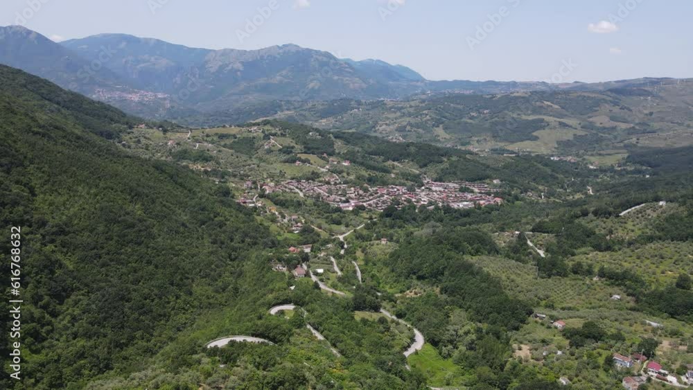 Laviano is an Italian town in the province of Salerno in Campania, whose origins date back to the Sabine populations. From the end of the 1800s, emigration marks the history of the country Laviano is an Italian town in the province of Salerno in Campania, whose origins date back to the Sabine populations. From the end of the 1800s, emigration marks the history of the country