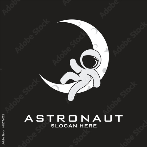 astronaut moon logo line art design