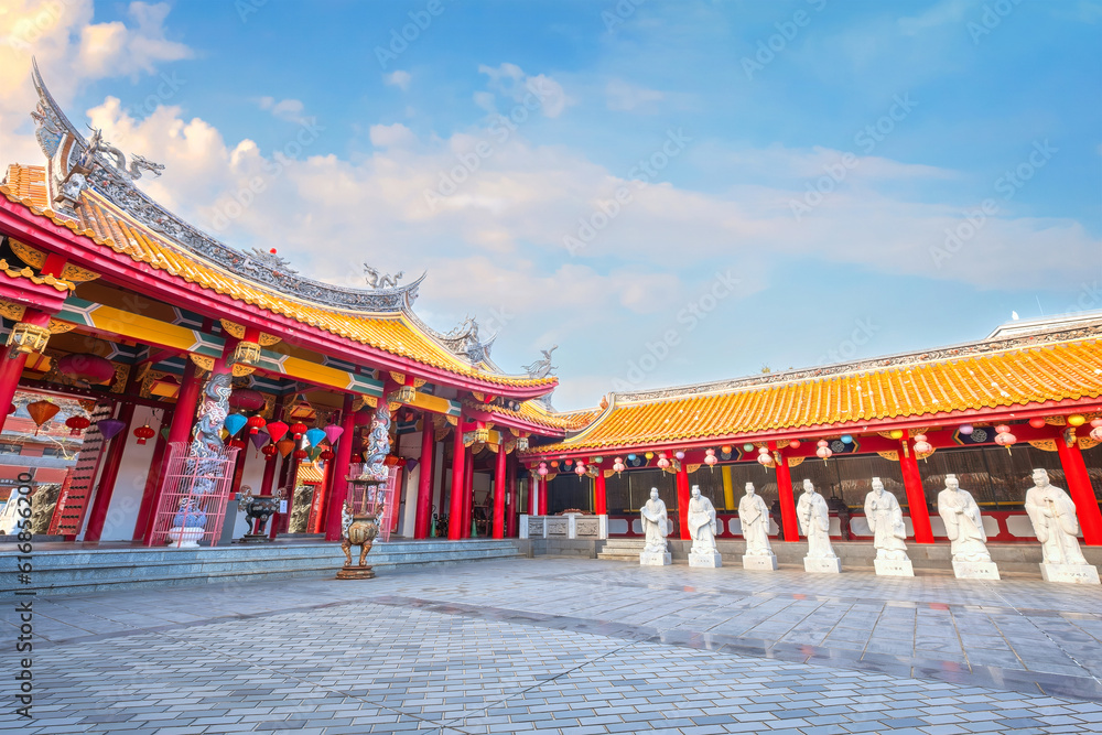 Fototapeta premium Nagasaki, Japan - Nov 28 2022: Confucius Shrine (Koshi-byo) built in 1893 by Nagasaki's Chinese community dedicated to the revered Chinese philosopher Confucius in Japan