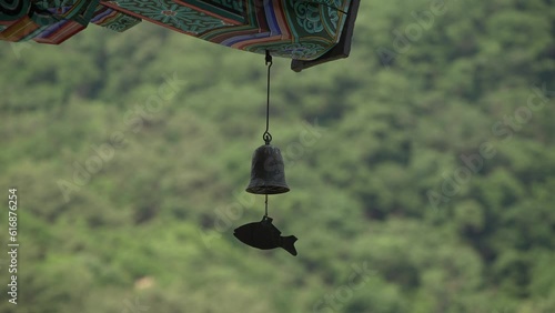처마 끝에 다는 작은 종