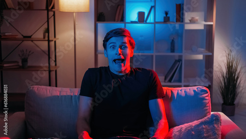 Quadro em tela Grimacing man