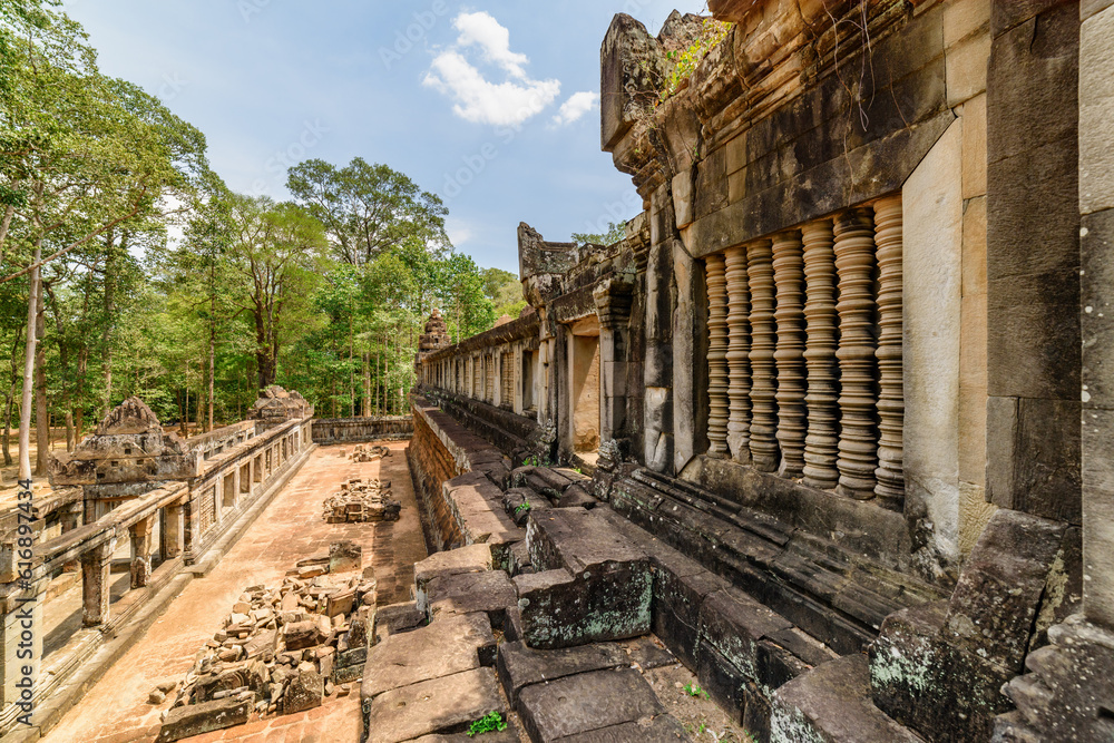 Fototapeta premium Mysterious Ta Keo temple in amazing Angkor, Siem Reap, Cambodia