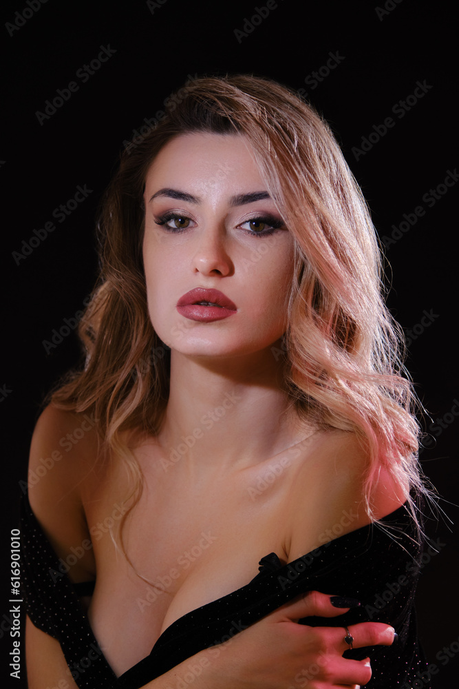 Fototapeta premium bare shoulders blond