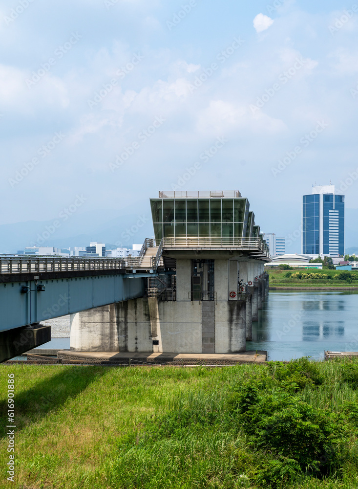 神奈川県を流れる相模川の風景
相模川大堰