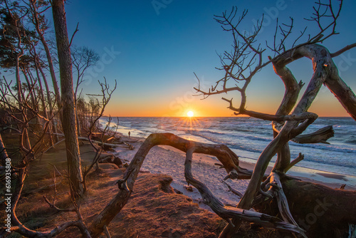 Zum Sonnenuntergang am Darsser Weststrand an der Ostsee.