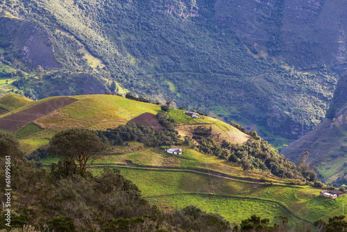 Green hills in Colombia © Galyna Andrushko