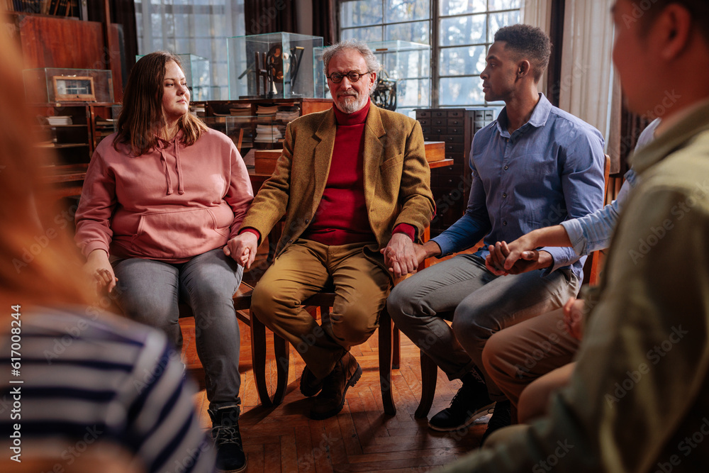 Obraz premium Mental health support group in session.