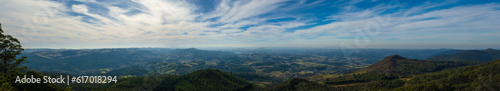 Vista panorâmica do alto da Serra de São Domingos na cidade de Poços de Caldas, Minas Gerais, Brasil