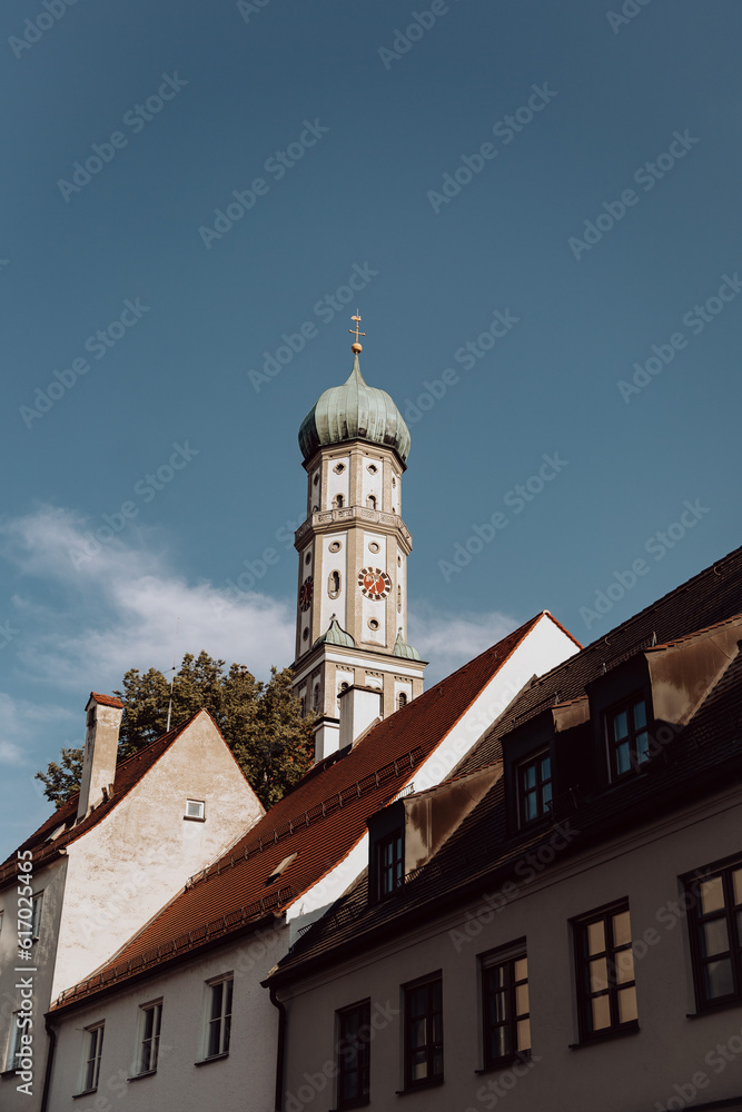 Maximilianstraße, Augsburg, St. Ulrich und Afra, Hausdächer, Kirchturm