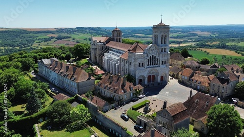 drone photo Basilique de Vézelay France