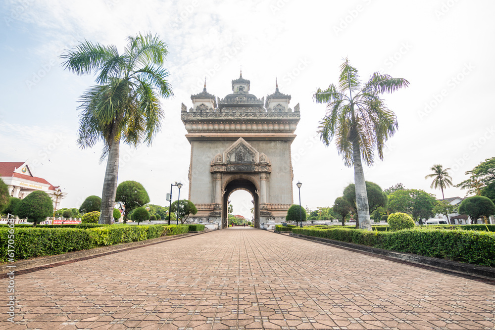 Obraz premium views of famous patuxay arch in vientiane, laos