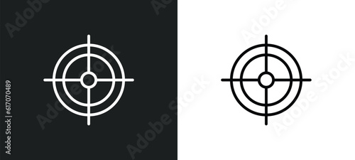 Fotografia gun shooting line icon in white and black colors