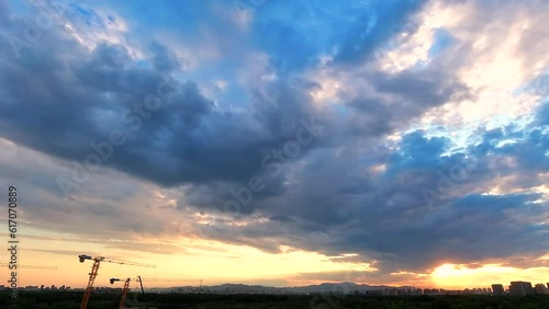 4K Sky Delay Clouds, Scrolling Clouds, Soothing Evening Sunset, and Evening Glow