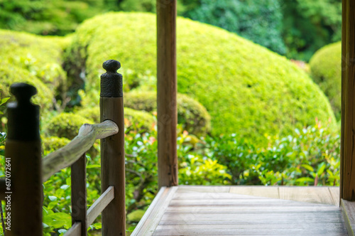 Wallpaper Mural 京都 初夏の詩仙堂を彩る新緑の庭と涼しげな縁側 Torontodigital.ca