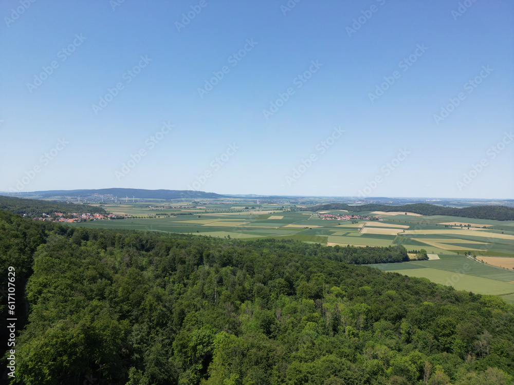 Fototapeta premium Blick ins Külftal bei Duingen in Niedersachsen mit der Drohne fotografiert