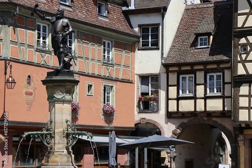 La fontaine Schwendi, ville de Colmar, département du Haut Rhin, France photo