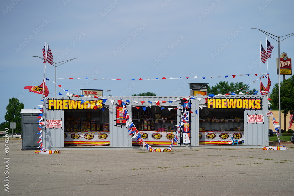 Tnt Fireworks Stand - Do Tnt Stand Sell The Next Day Fireworks