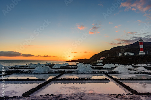 Fotografie Sunset at the salt flats directly on the Atlantic coast