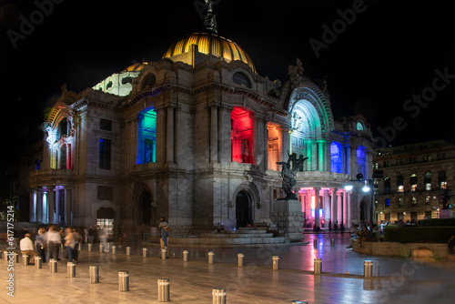Bellas Artes conmemora el día del orgullo . Ciudad de México 