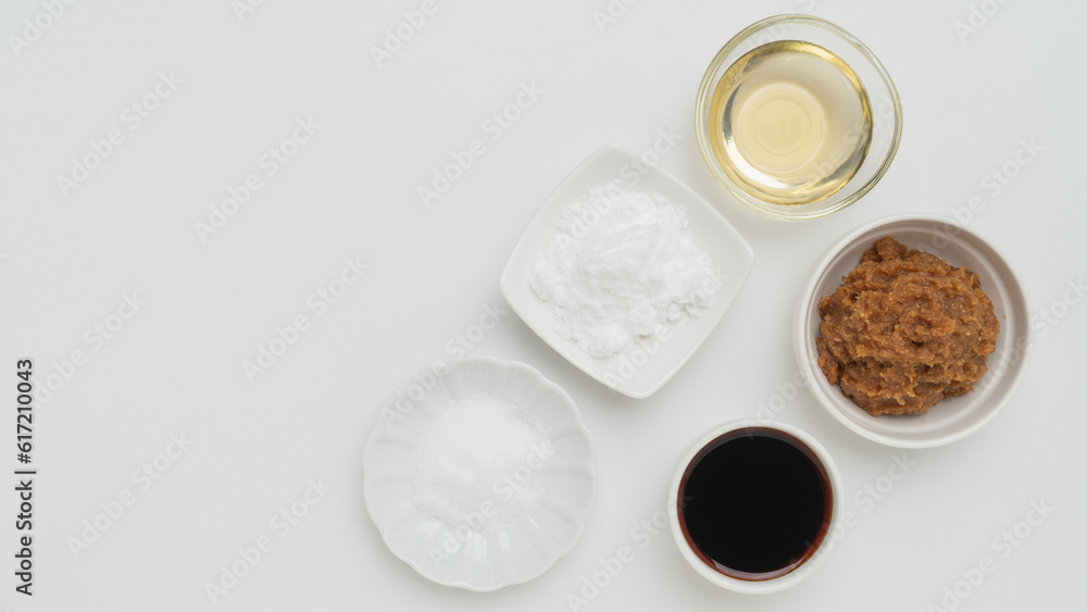 日本の基本の調味料・さしすせそ イメージ|砂糖・塩・酢・醤油・味噌 日本の基本の調味料・さしすせそ イメージ|砂糖・塩・酢・醤油・味噌