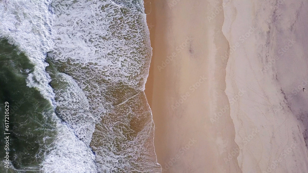 Ocean waves crashing on beach Ocean waves crashing on beach