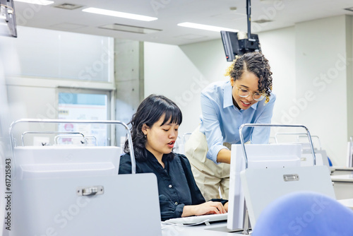 Photography Multinational group having a conversation in the office