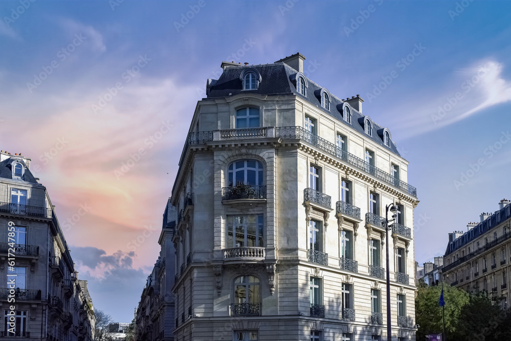 Paris, beautiful building boulevard de Courcelles, in a luxury district 
